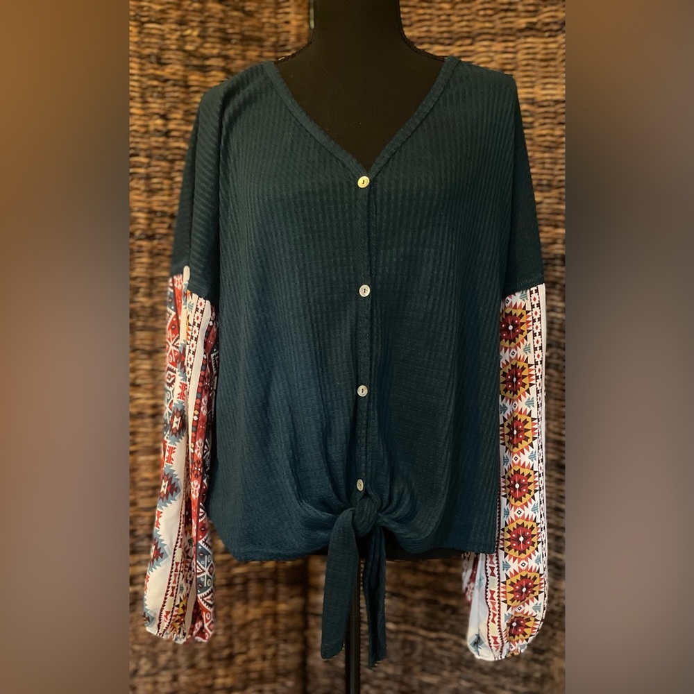 Berry n cream Sz medium waffle knit tie waist shirt, southwestern boho sleeve